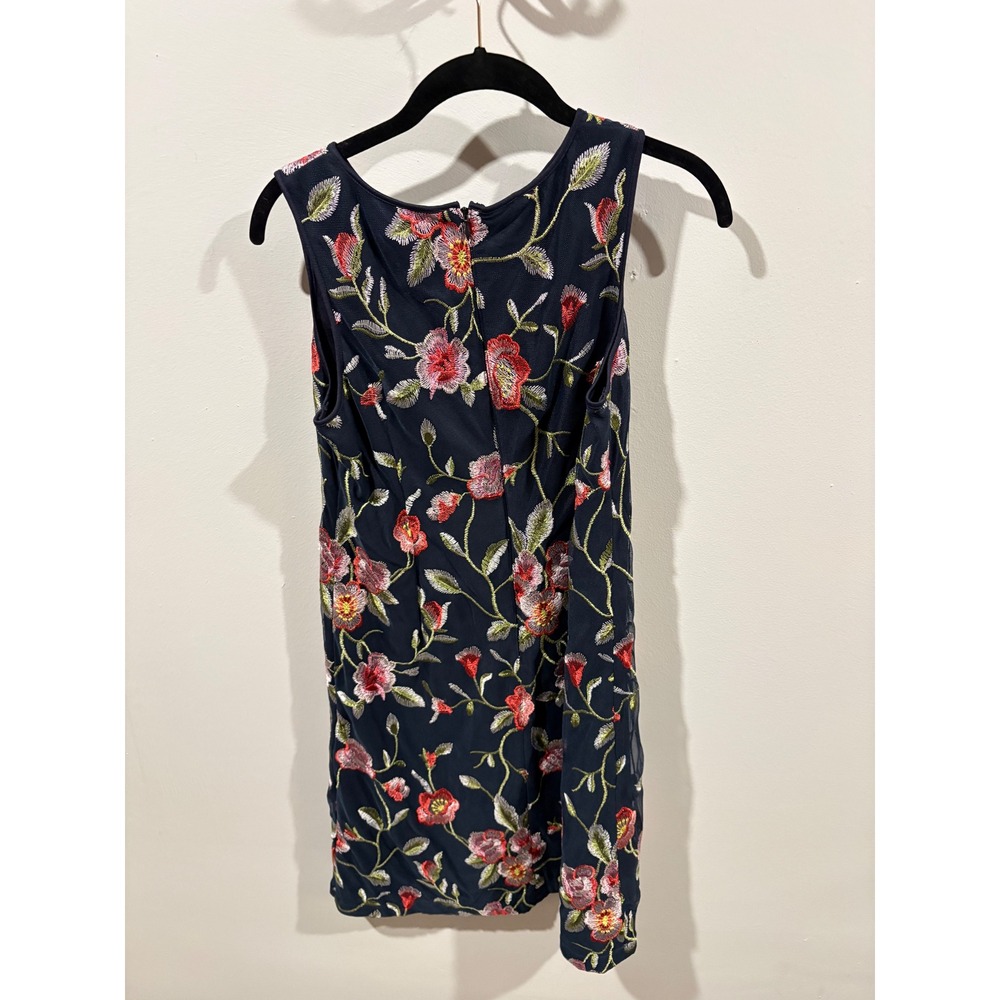 Jessica Howard Navy Blue Floral Embroidered Mesh Shift Dress Size 8P Sleeveless - Picture 4 of 9